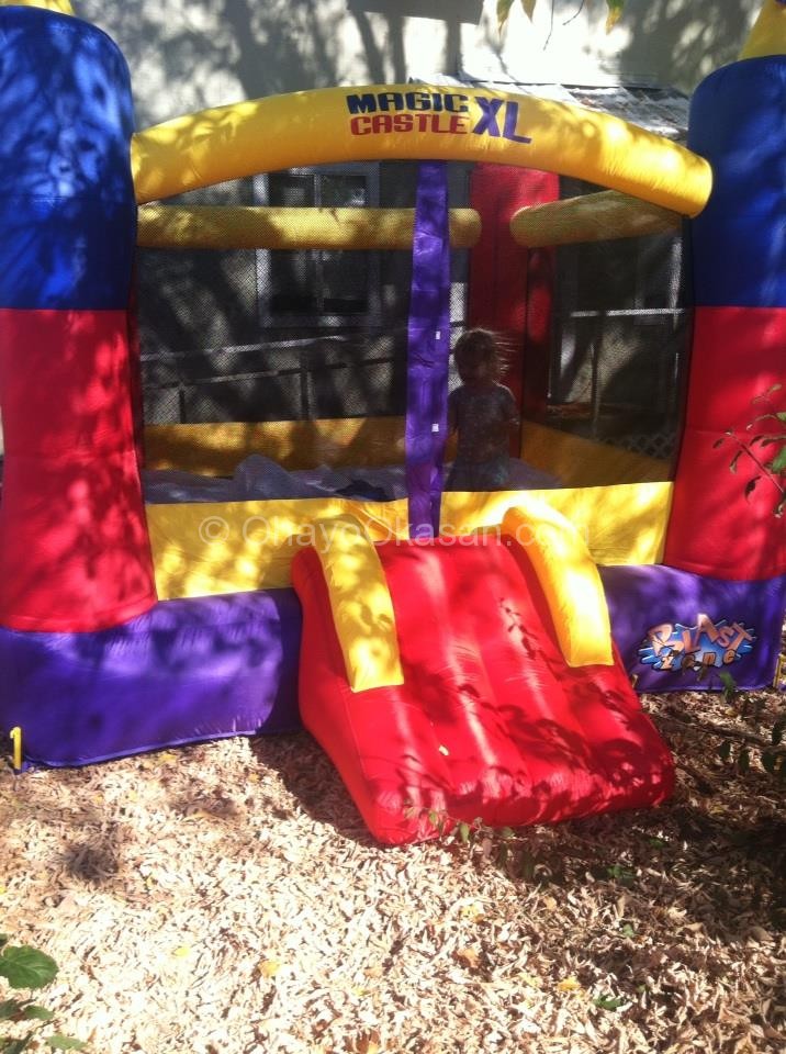 Blast Zone Magic Castle XL 10 Holiday Gift Guide Review